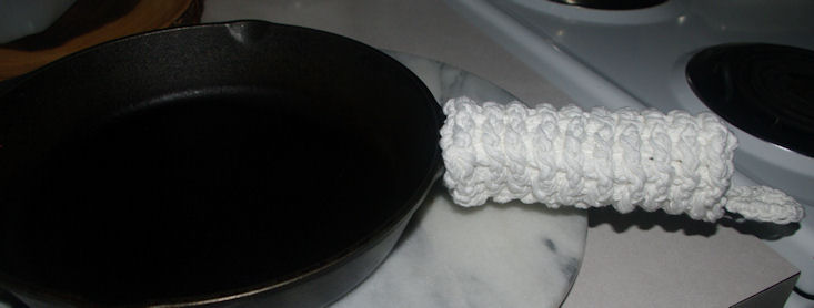 Cast Iron Pot Holder Free Crochet Pattern Courtesy of Crochet N More 