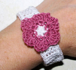 Flower Bracelet Free Crochet Pattern